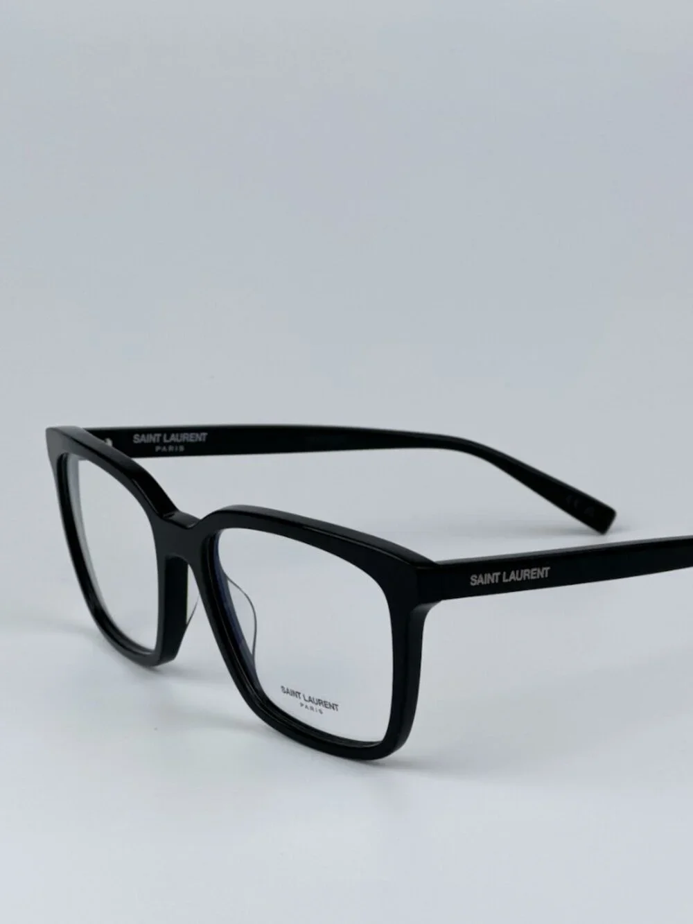 Yves Saint Laurent saint laurent